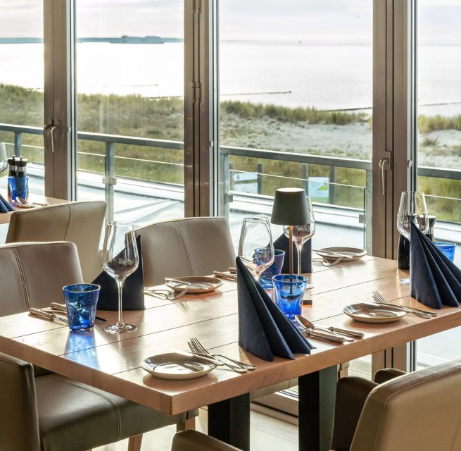 Sunday is the time to enjoy! Our dune brunch awaits you from 10:00 to 14:00 - a mix of culinary variety, a relaxed atmosphere and probably the most beautiful view over the Baltic Sea., © Alexander Rudolph / StrandResort Markgrafenheide