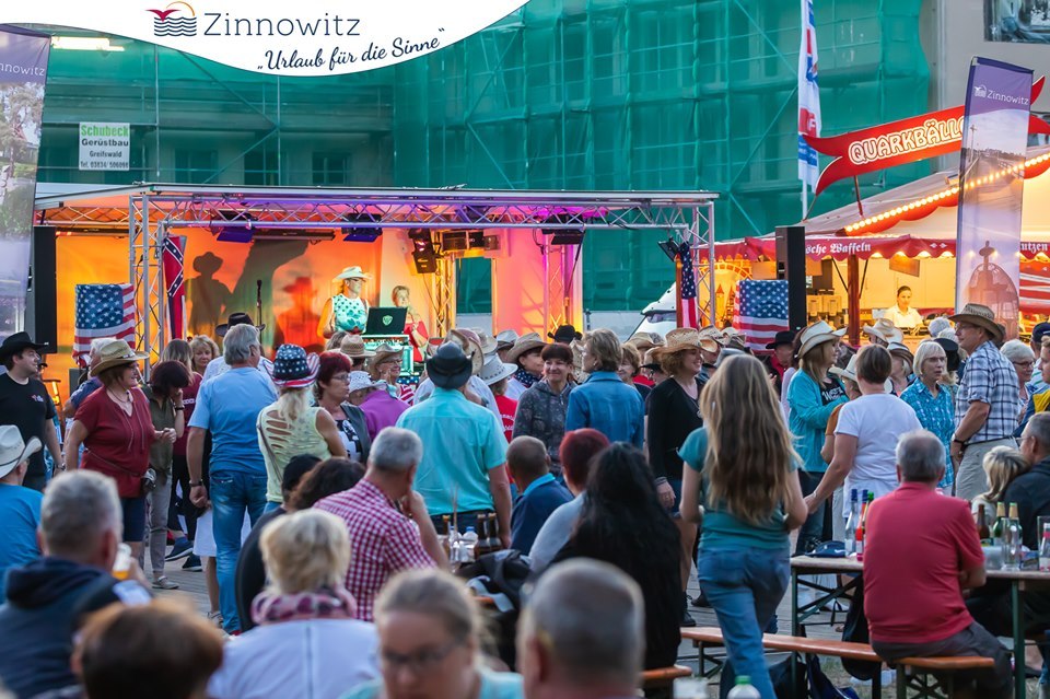 &copy; Ralf FleischerAm Achterwasser 1317440 Luetow