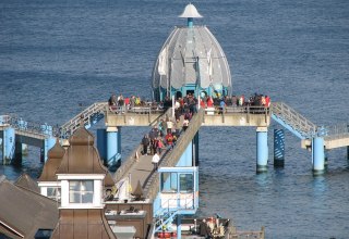 The diving gondola at the Sellin pier. // © Tourismuszentrale Rügen The diving gondola at the Sellin pier. // © Tourismuszentrale Rügen