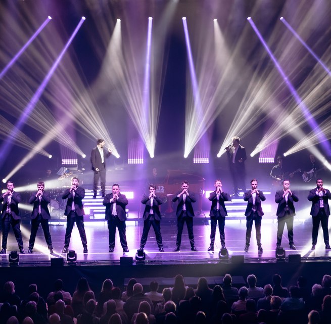 &copy; The 12 Tenors