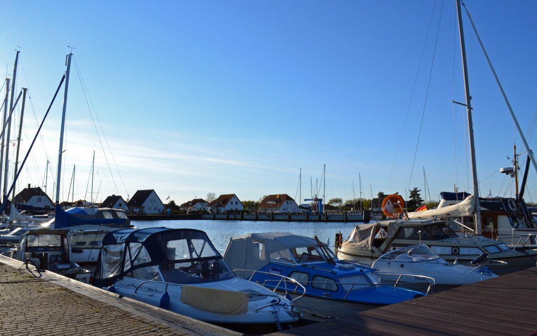 Neuendorf haven in mei 2016, © Hiddenseer Hafen- und Kurbetrieb