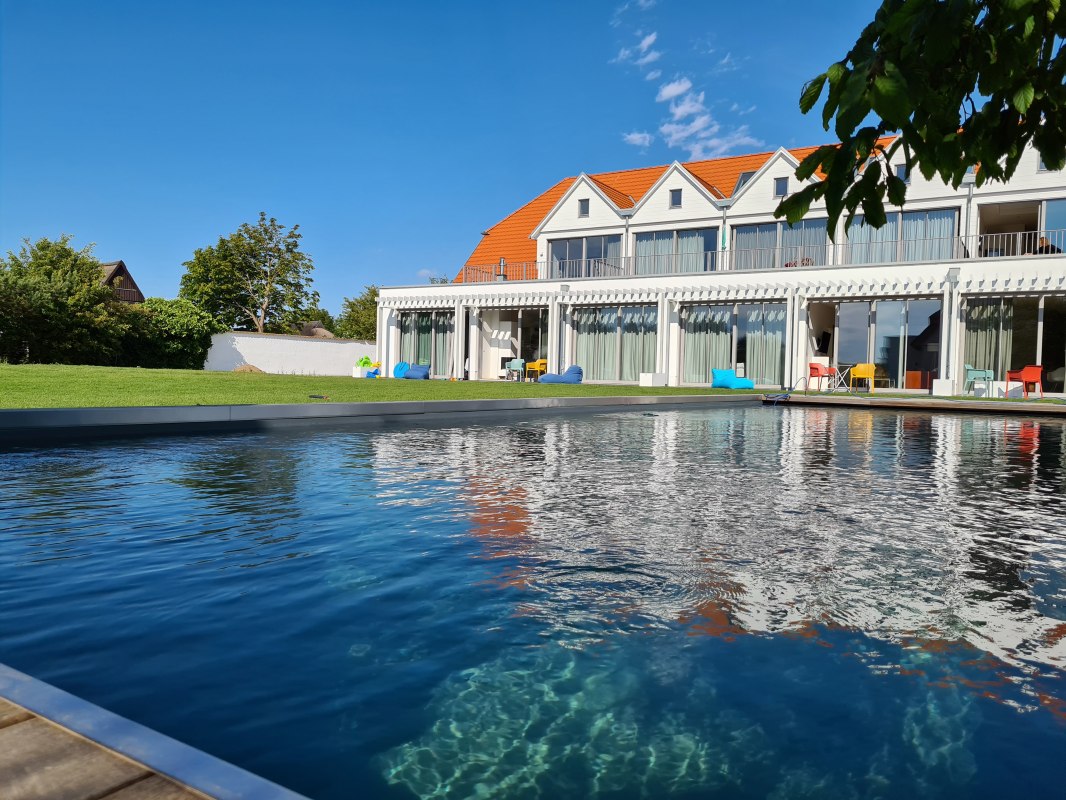 Bio Pool with outside view, © Hiddenseezimmer Bio Pool with outside view, © Hiddenseezimmer