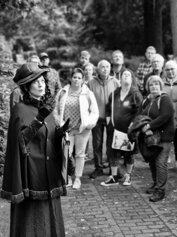 The Black Widow takes you into the world of 19th century funerals // &copy; Jasmin Freitag