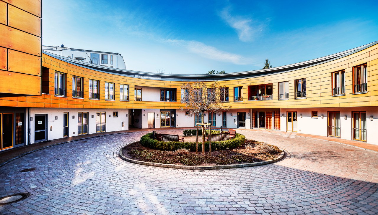 Fasada centrum opieki krótkoterminowej Gartenhöhe, © Netzwerk für Menschen Fasada centrum opieki krótkoterminowej Gartenhöhe, © Netzwerk für Menschen