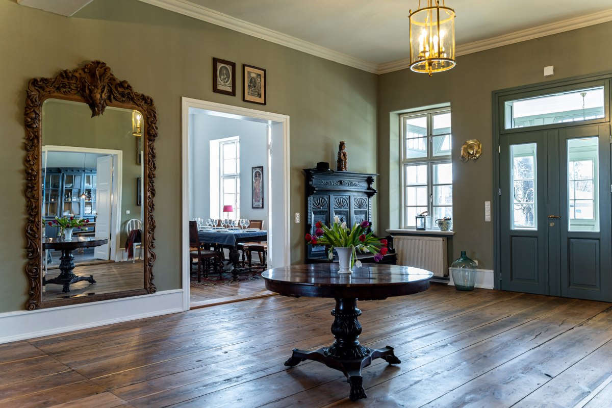 generous entrance hall // © Alexander Rudolph generous entrance hall // © Alexander Rudolph