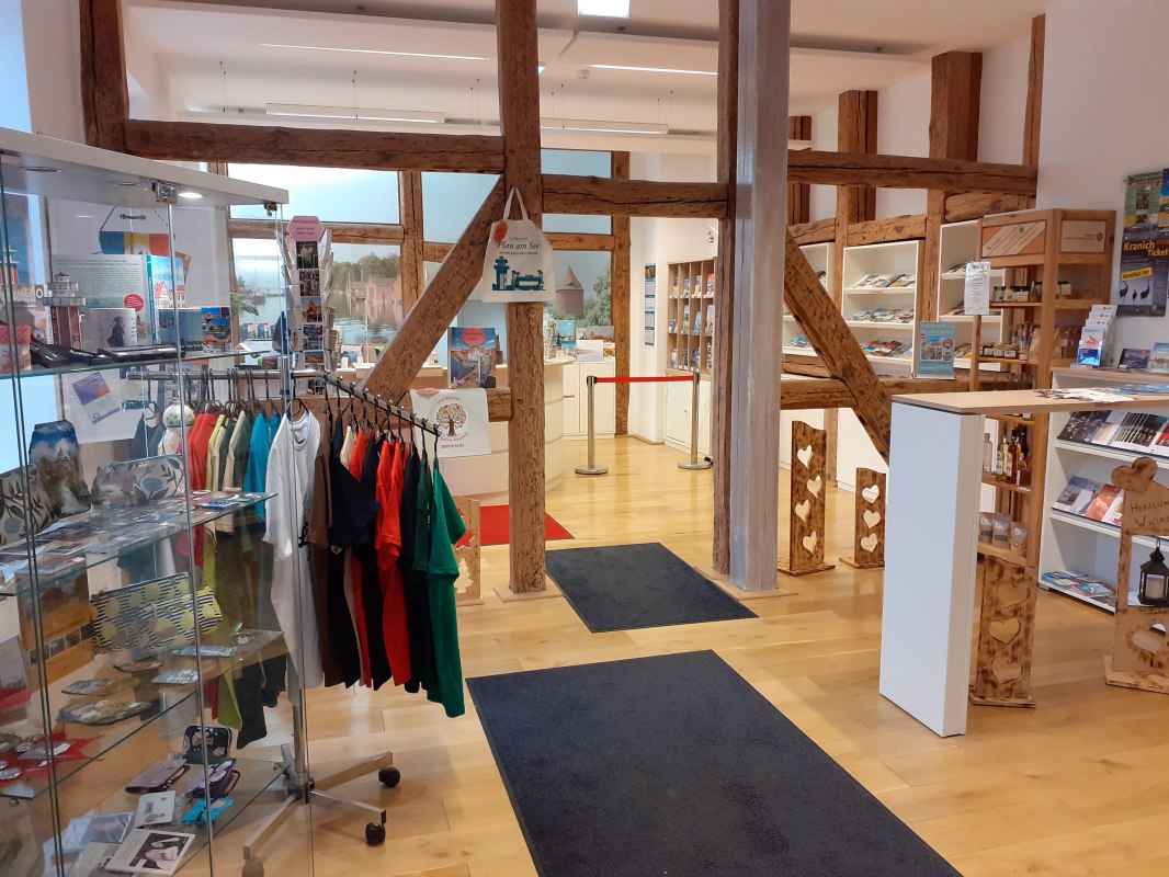 Store of the Tourist Info Plau am See // © Tourist Info Plau am See GmbH Store of the Tourist Info Plau am See // © Tourist Info Plau am See GmbH