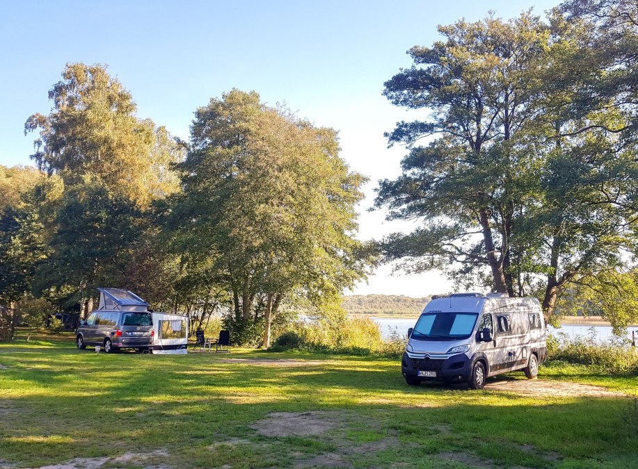 Staanplaatsen bij het meer, © Henrike Track Staanplaatsen bij het meer, © Henrike Track