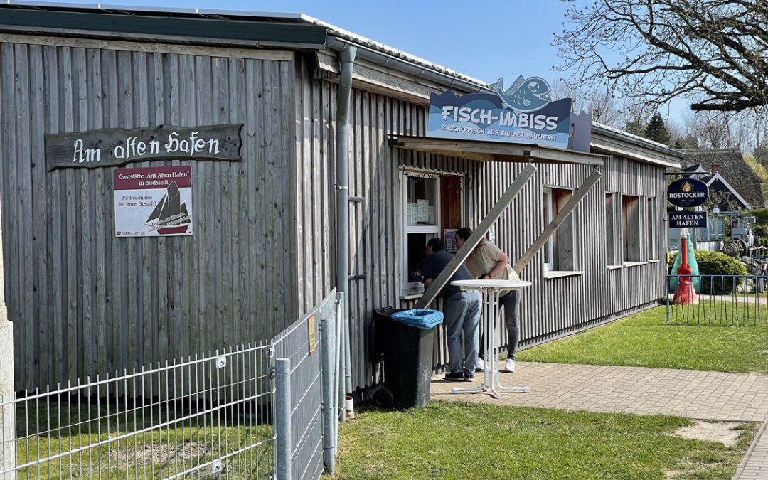 Restaurant + snack bar, © Südliche Boddenküste