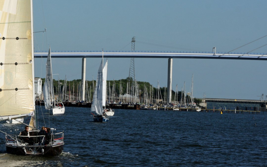 The piers of the Dänholm water sports centre in front of the two Rügen Bridges, © Lutz Lampe, Stralsund