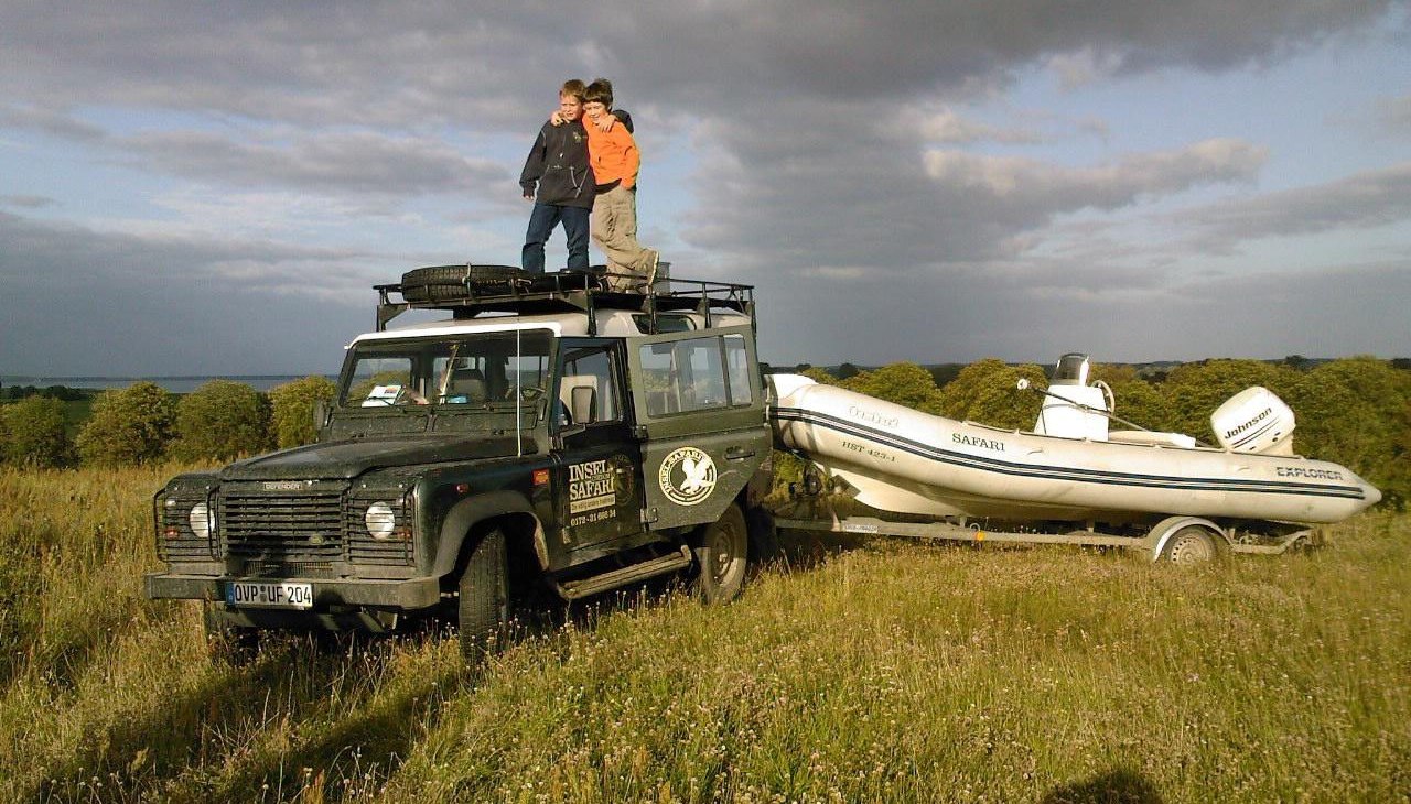 De kleine safarigasten op de Landrover, © Gunnar Fiedler De kleine safarigasten op de Landrover, © Gunnar Fiedler