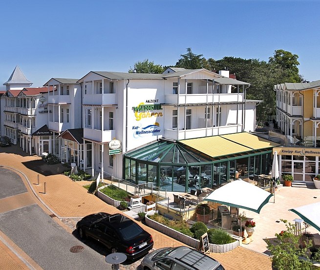 Das AKZENT Waldhotel Göhren auf der Insel Rügen direkt am Strand // © AKZENT Waldhotel Göhren GmbH Das AKZENT Waldhotel Göhren auf der Insel Rügen direkt am Strand // © AKZENT Waldhotel Göhren GmbH