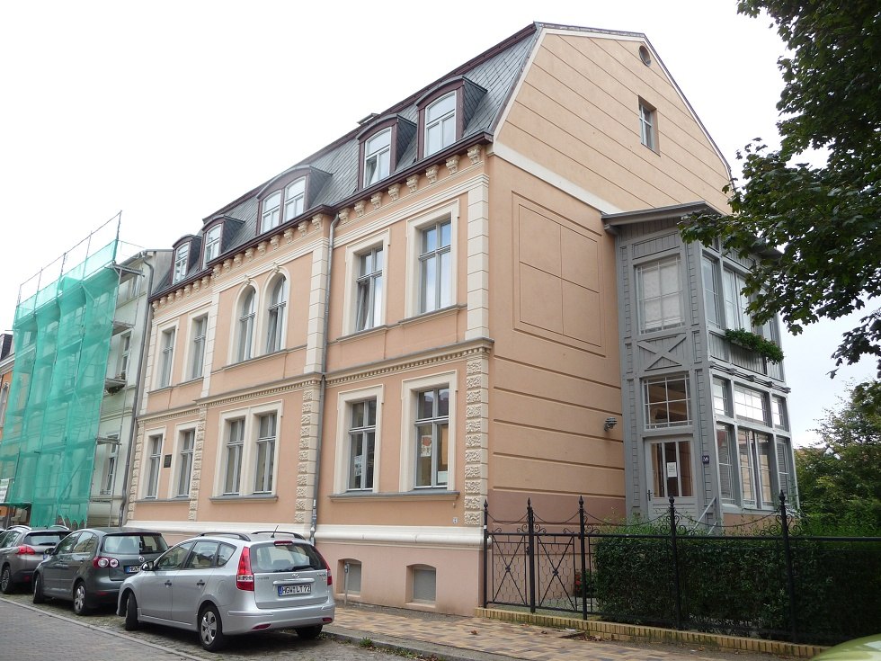 Widok domu z zewnątrz, &copy; Sabrina Wittkopf-Schade