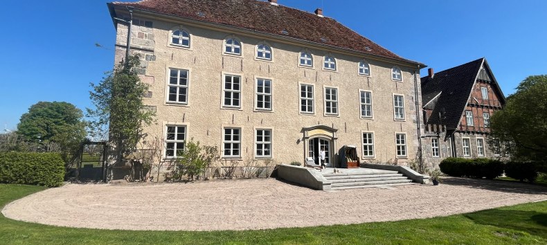 Trechow Castle from the park. // &copy; Christian Schierning