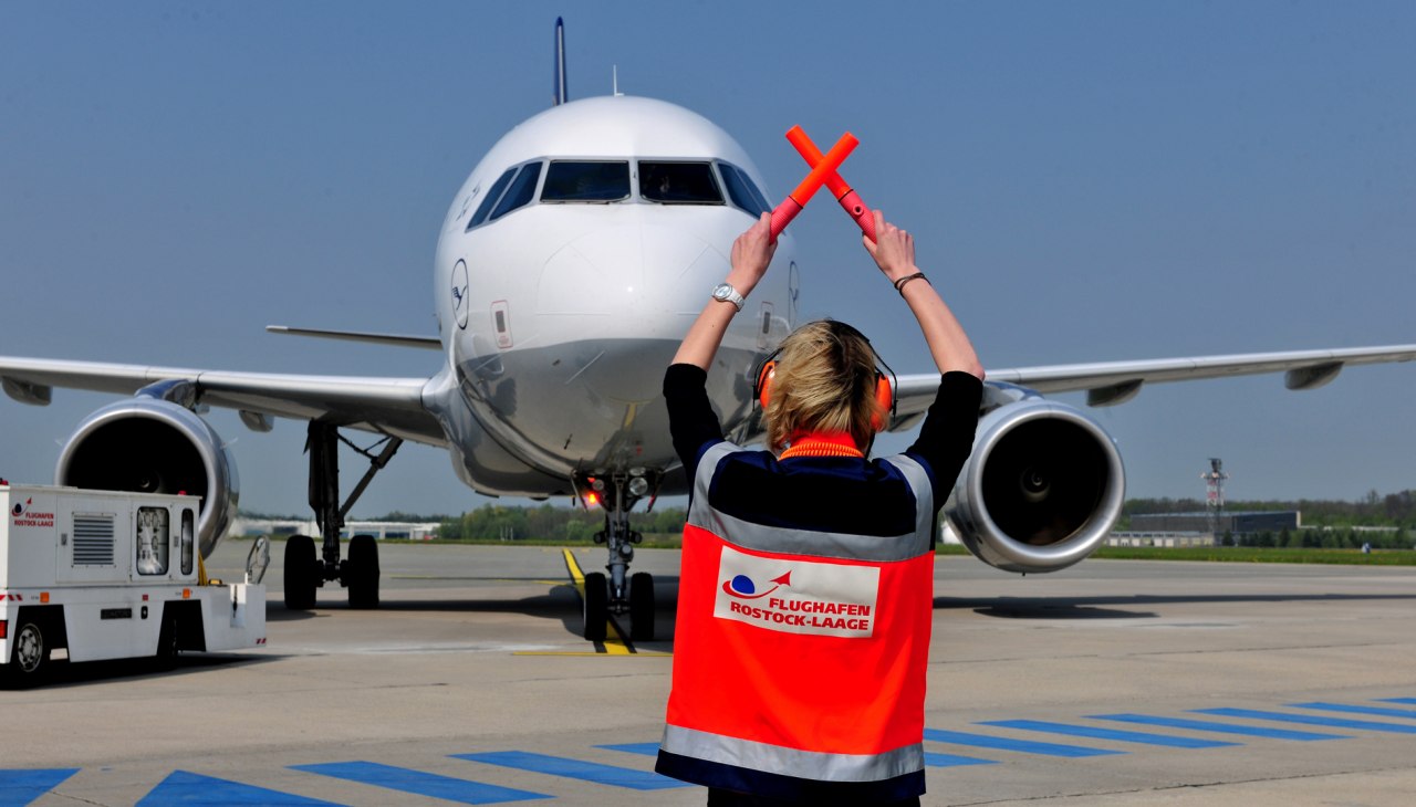 Obsługa samolotu, © Flughafen Rostock-Laage