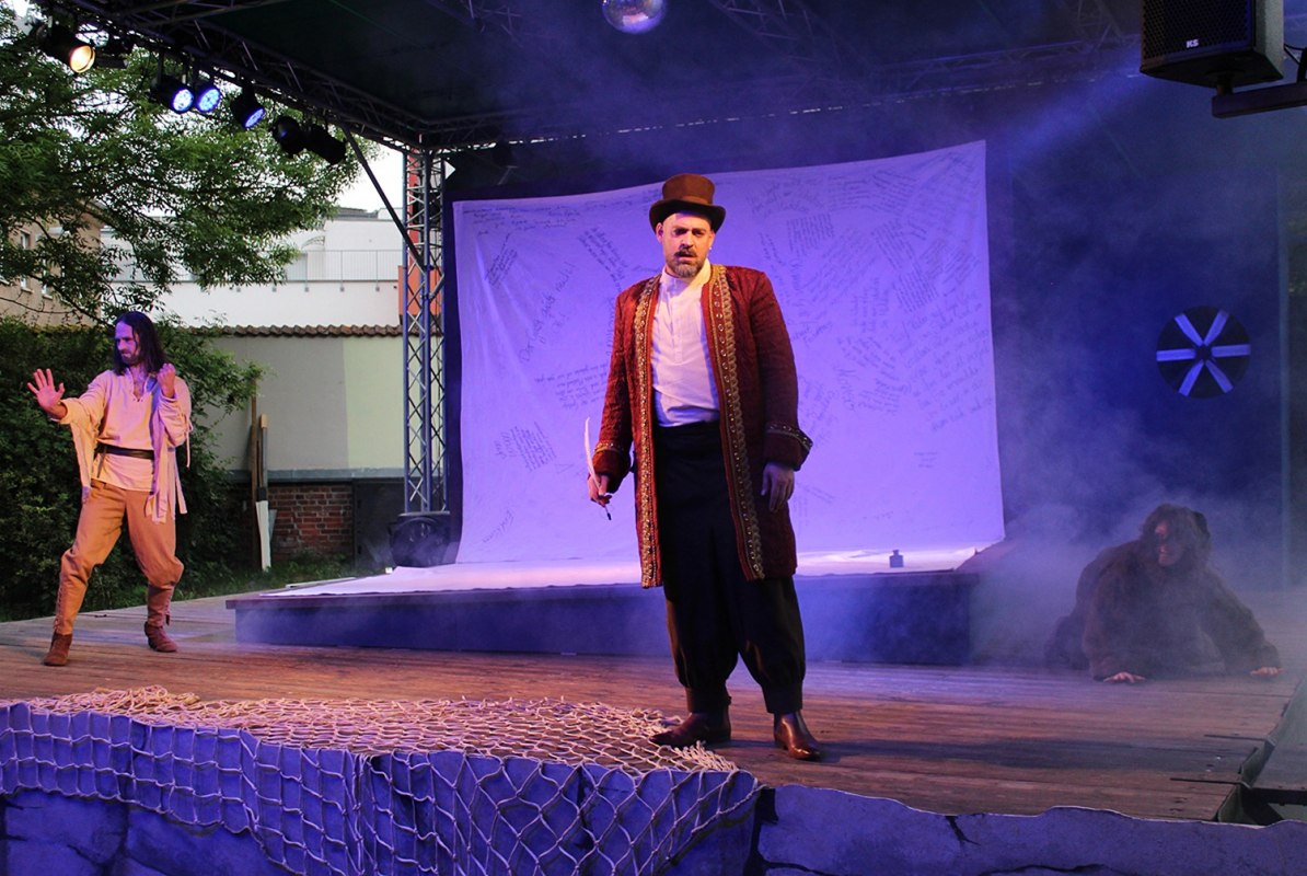 &copy; Compagnie de Comedie