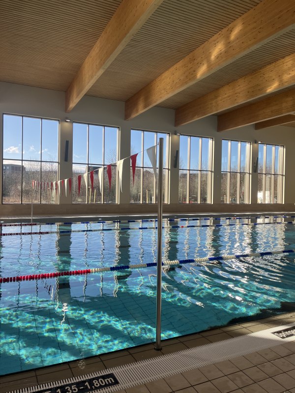 Kryty basen sportowy // © Gemeinnütziges Sportschwimmbad Betriebs gGmbH Kryty basen sportowy // © Gemeinnütziges Sportschwimmbad Betriebs gGmbH