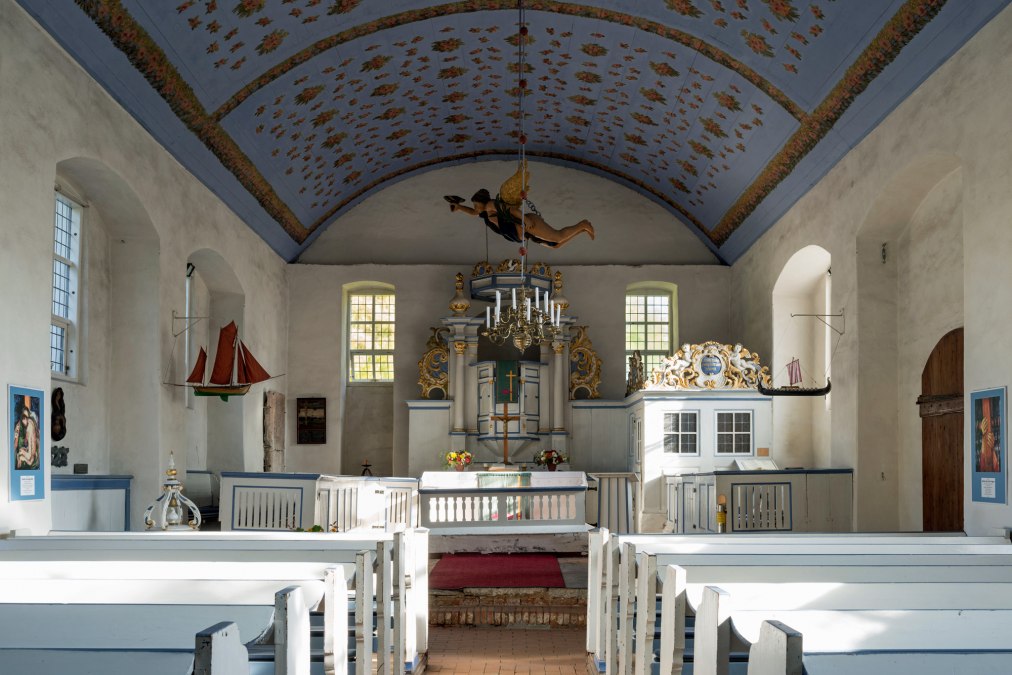 Wnętrze kościoła na wyspie w Kloster, © Uta Gau