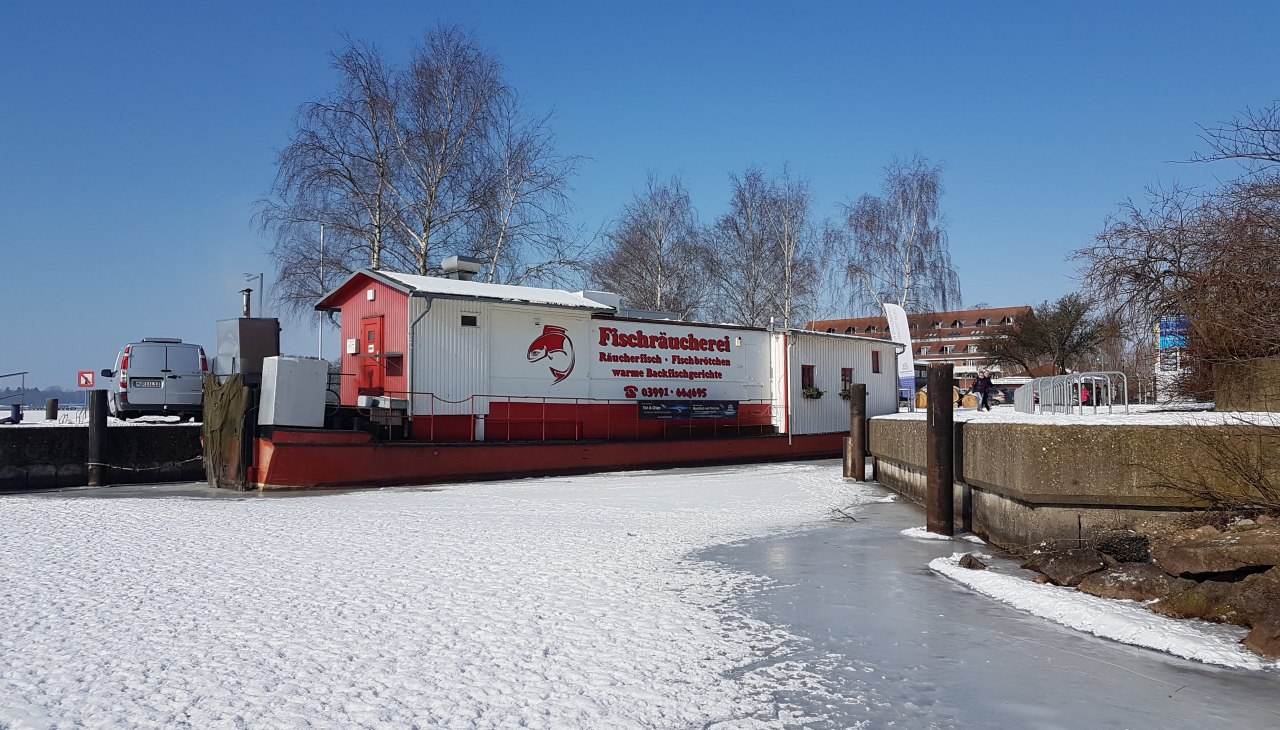 raeucherkahn_waren_00004, © Fischräucherei Rösing GmbH raeucherkahn_waren_00004, © Fischräucherei Rösing GmbH