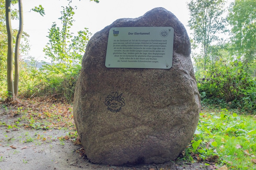 Memorial stone to an incident that is said to have taken place in the egg tunnel. // © Frank Burger Memorial stone to an incident that is said to have taken place in the egg tunnel. // © Frank Burger