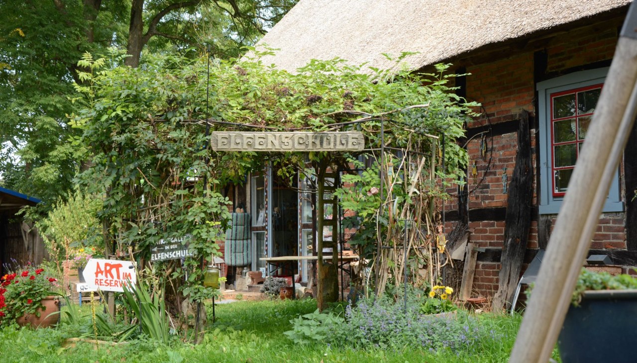 Obszar wejścia do Szkoły Elfów Obszar wejścia do Szkoły Elfów