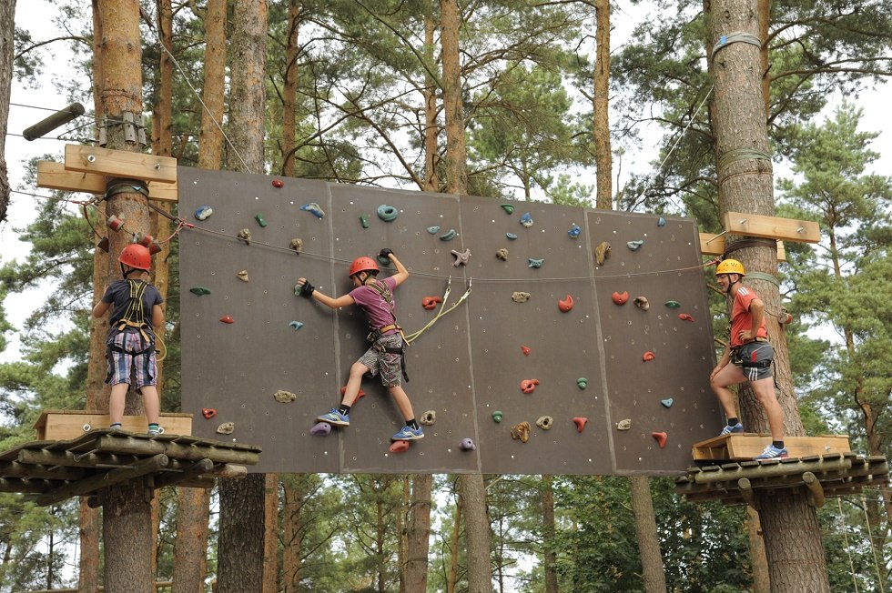 A new element in 2013. The climbing wall in the black course., &copy; Haveltourist