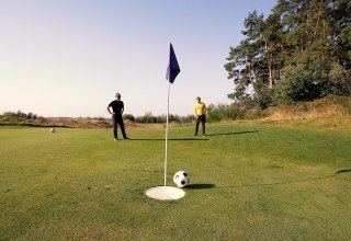 Fußballgolf bei WINSTONgolf in Vorbeck // © WINSTONgolf Vorbeck Fußballgolf bei WINSTONgolf in Vorbeck // © WINSTONgolf Vorbeck