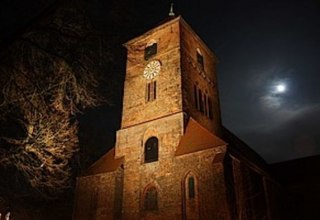 St. Nikolaikirche Grevesmühlen bei Nacht // © Ev. Kirchengemeinde Grevesmühlen St. Nikolaikirche Grevesmühlen bei Nacht // © Ev. Kirchengemeinde Grevesmühlen