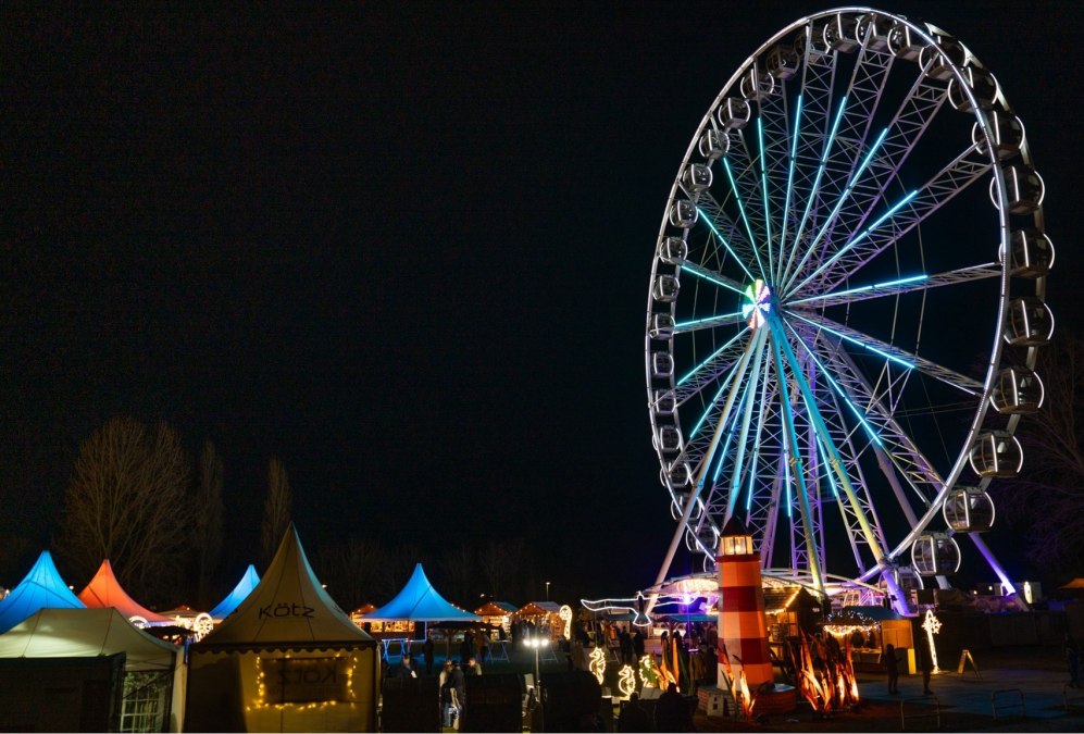 Czarujący zimowy świat nad morzem Czarujący zimowy świat nad morzem