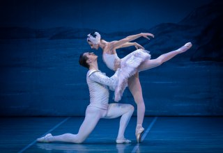 Foto van de balletvoorstelling van "Het Zwanenmeer, © Dietmar Scherf