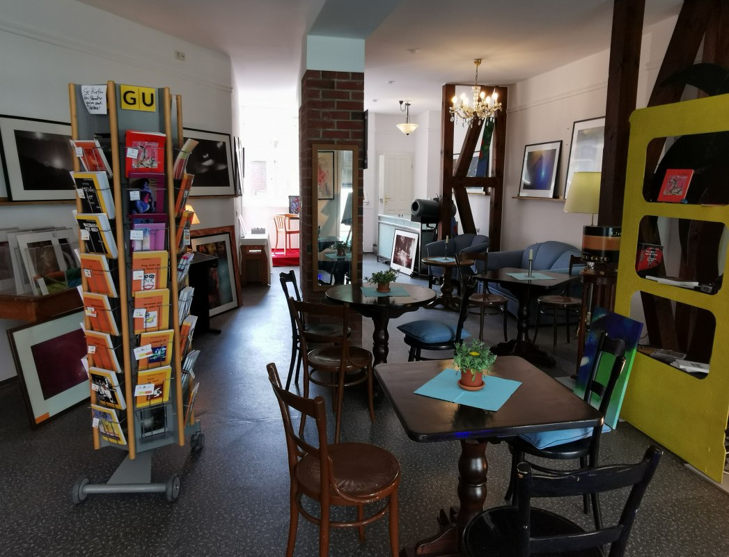 Reading, exhibition and caf&eacute; area // &copy; nADA Autorenverlag