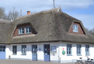 &copy; Hiddenseer Hafen- und Kurbetrieb