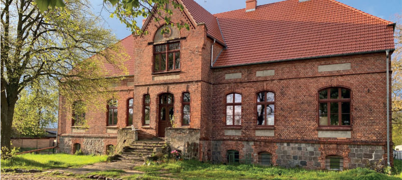 &copy; Hollensteiner