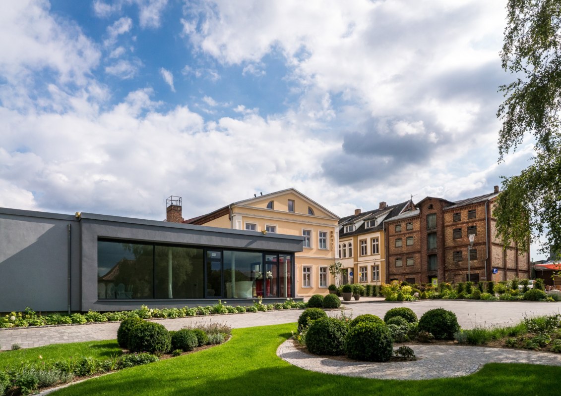 Witamy w hotelu Mecklenburger Hof! // © Hotel und Pension in der Nudeloper Witamy w hotelu Mecklenburger Hof! // © Hotel und Pension in der Nudeloper