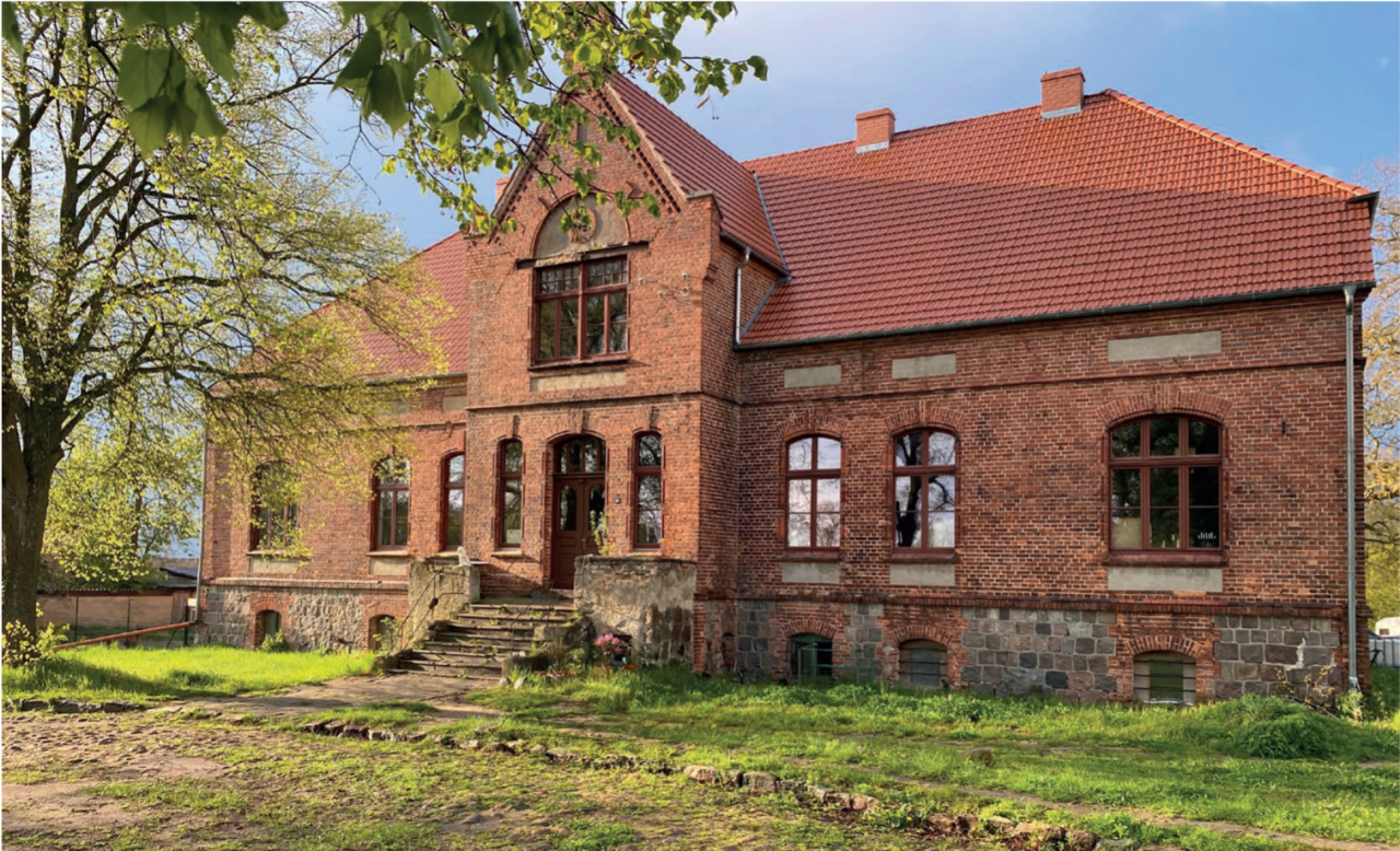 &copy; Hollensteiner