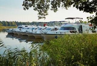 Europe houseboats at the base Fürstenberg, © Spiegelhalter 2014