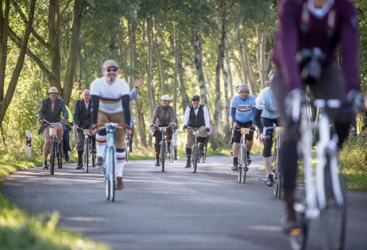 Liefhebbers van elegante kleding en fietsen komen aan hun trekken tijdens de &quot;Velo Classico&quot; fietstocht rond Ludwigslust. En je leert ook de charmante regio rond Ludwigslust kennen., © TMV/Krauss