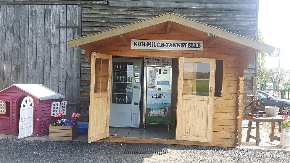 Een van onze twee tankstations voor koemelk, © GbR Marquardt