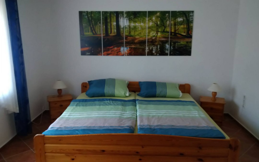 Interior photograph sleeping area (double bed), © Mario Bünger
