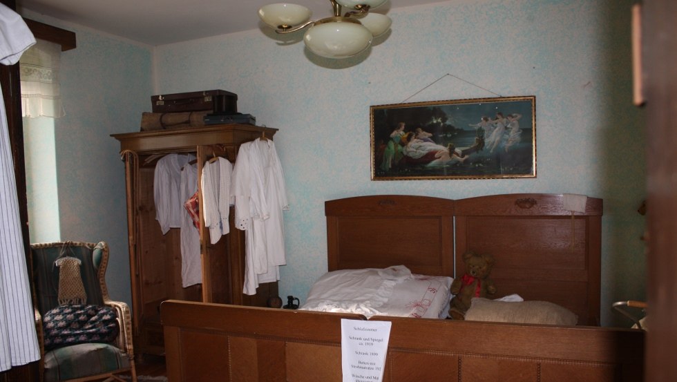 Original bedroom Heimatstube Wustrow, © Mecklenburgische Kleinseenplatte Touristik GmbH Original bedroom Heimatstube Wustrow, © Mecklenburgische Kleinseenplatte Touristik GmbH