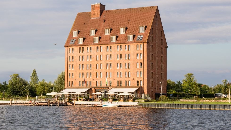Hotel op een panoramische locatie met eigen aanlegsteiger, © Hotel Speicher am Ziegelsee