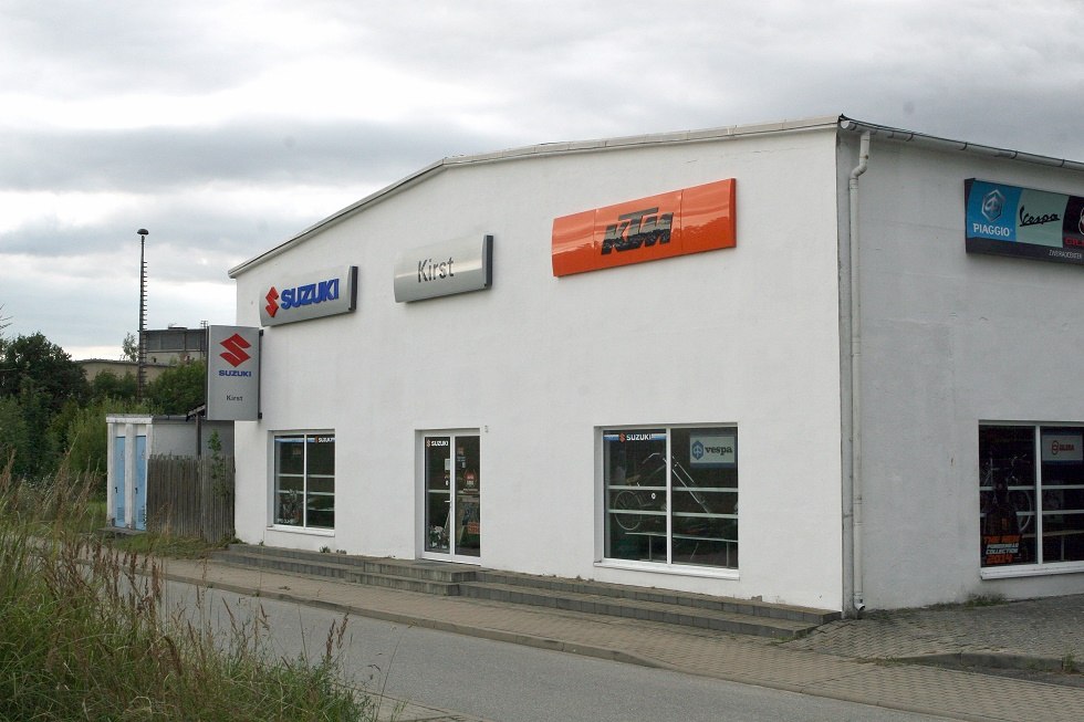 Buitenaanzicht van het bedrijfspand // &copy; Sabrina Wittkopf-Schade