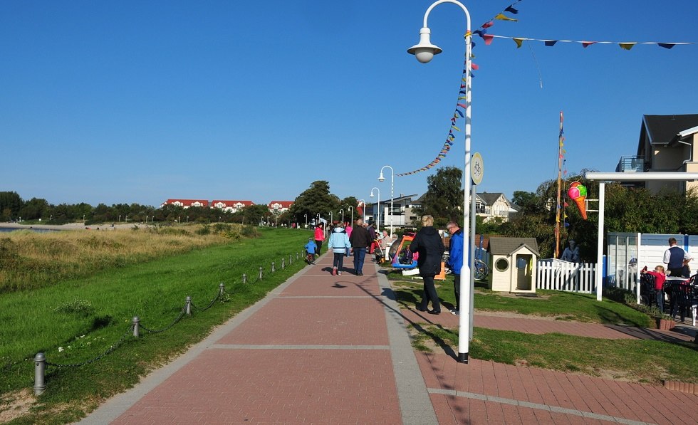 Beach promenade in Glowe // © Tourismuszentrale Rügen Beach promenade in Glowe // © Tourismuszentrale Rügen