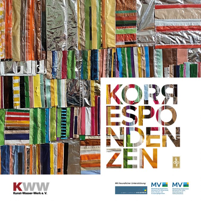 © „Falscher Schein“, Susanna Schultz, 2024/25,  Tee- und Kaffeeverpackungen mit Baumwollgarn vernäht, Gestaltung: Christian Schmidtke // www.photografikwerk.de