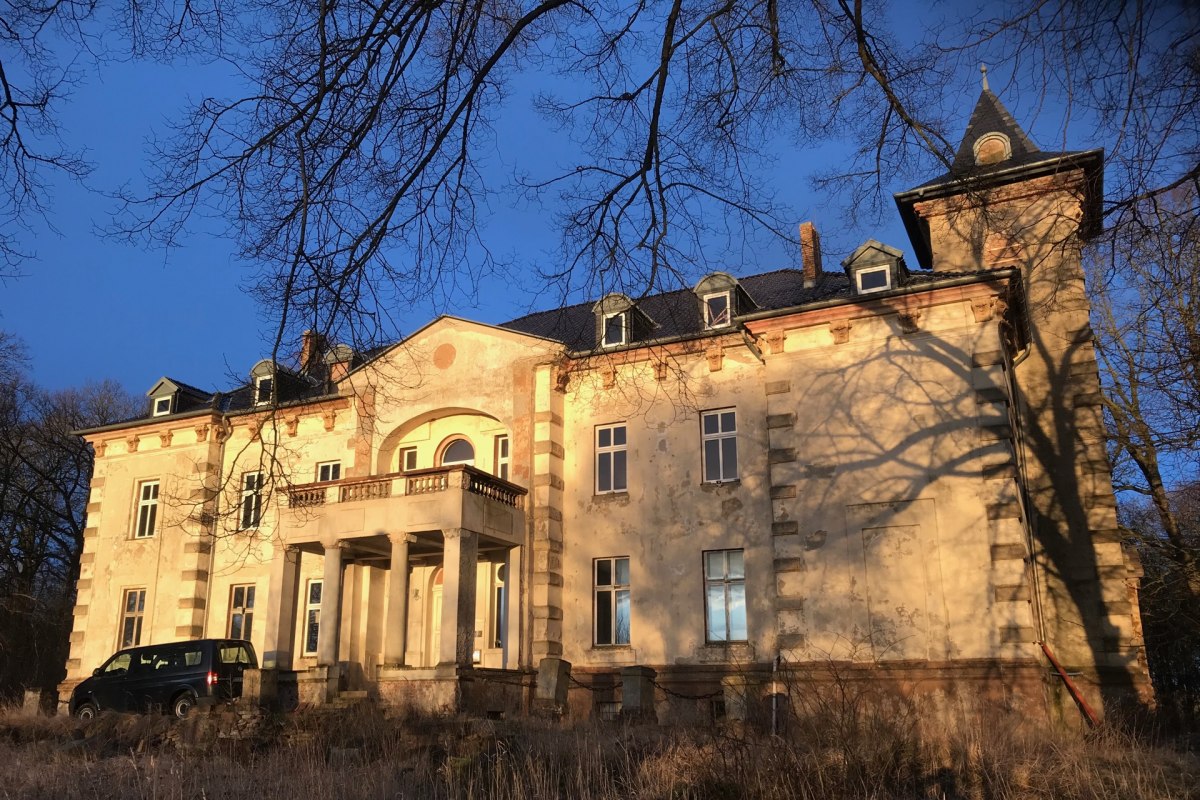 Hohenbrünzow Castle: A new spring is coming ... // © Gernot Pohl 2019 Hohenbrünzow Castle: A new spring is coming ... // © Gernot Pohl 2019