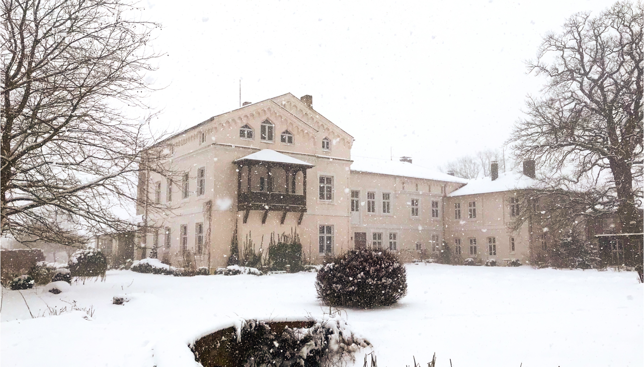 Roggow manor house in the snow, © AvO Roggow manor house in the snow, © AvO