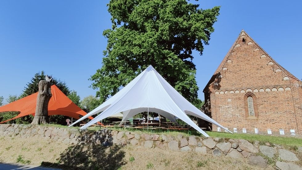 Kirche Kirch Mummendorf - KunstOpen rond de kerk, © Christian Böhler Kirche Kirch Mummendorf - KunstOpen rond de kerk, © Christian Böhler