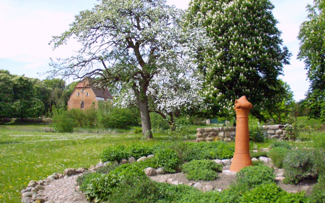 Kruidenslak en rozentuin in het weidepark, © Förderverein der Heimat- und Kulturpflege Walkendorf