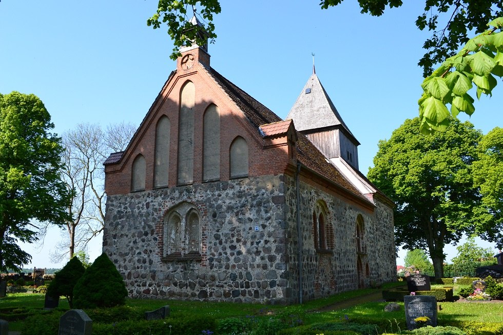 Kościół z kamieni polnych Dänschenburg // © Lutz Werner Kościół z kamieni polnych Dänschenburg // © Lutz Werner