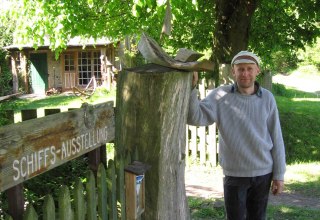Schiffsobjekte aus Holz // &copy; S&uuml;dliche Boddenk&uuml;ste